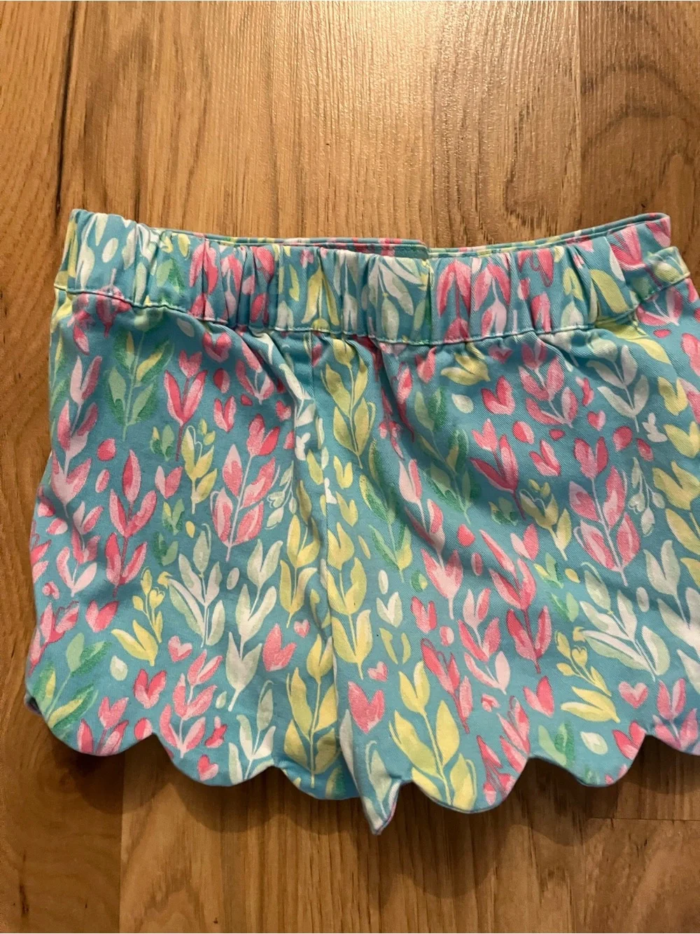 Crown & Ivy Kids Scalloped Hem Floral Print Shorts - Blue/Pink